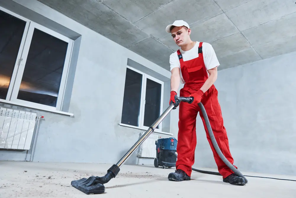 Nettoyage et remise en état après des travaux dans la région de l'Isle-Jourdain